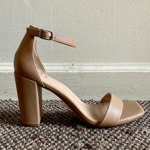A New Day Heels Nude Size 8.5